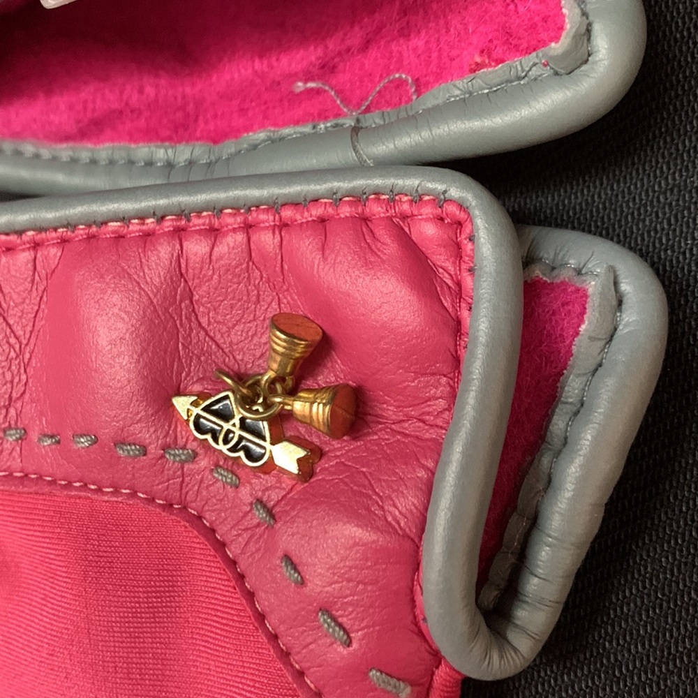 Pink gloves - Picture 5 of 12
